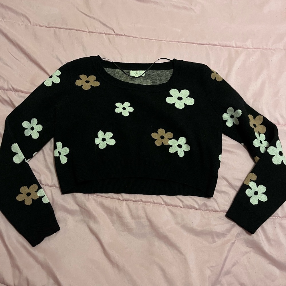 Pacsun Flower Cropped sweater